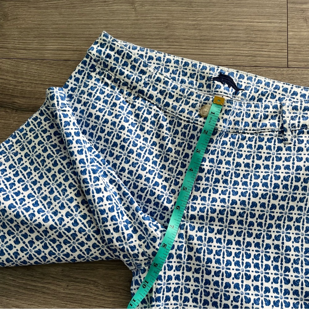 Tommy Bahama Womens Blue White Geometric Pattern Bermuda Shorts Size 4 - Picture 8 of 8